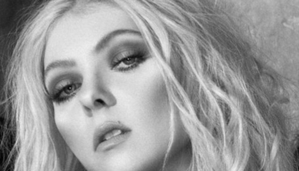 THE PRETTY RECKLESS’s TAYLOR MOMSEN: ‘I Would Like To Put Out An Autobiography At Some Point’