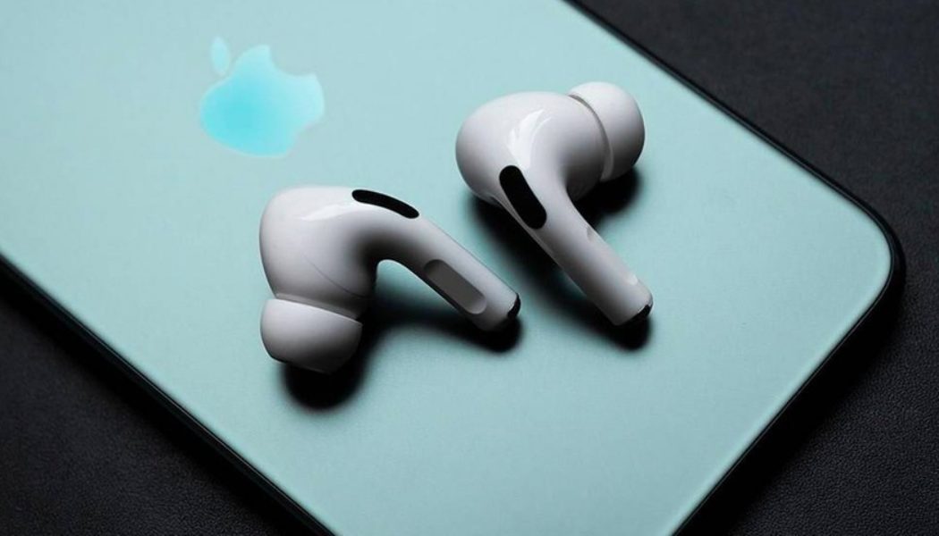 U.S. Customs Seized Record Number of Counterfeit Wireless Headphones Since the Launch of AirPods Pro