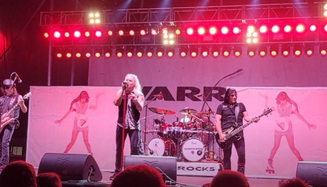 WARRANT Performs Without Bassist JERRY DIXON In Missouri (Video)