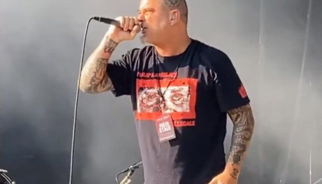 Watch PHILIP ANSELMO Perform PANTERA Classics At Wisconsin’s ROCK FEST