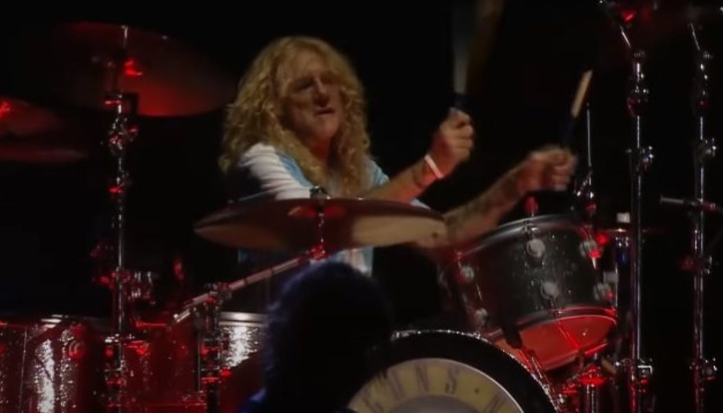 Watch Pro-Shot Video Of STEVEN ADLER’s November 2016 Guest Appearance With GUNS N’ ROSES In Buenos Aires