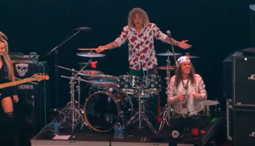 Watch STEVEN ADLER Perform GUNS N’ ROSES Classics At M3 ROCK FESTIVAL