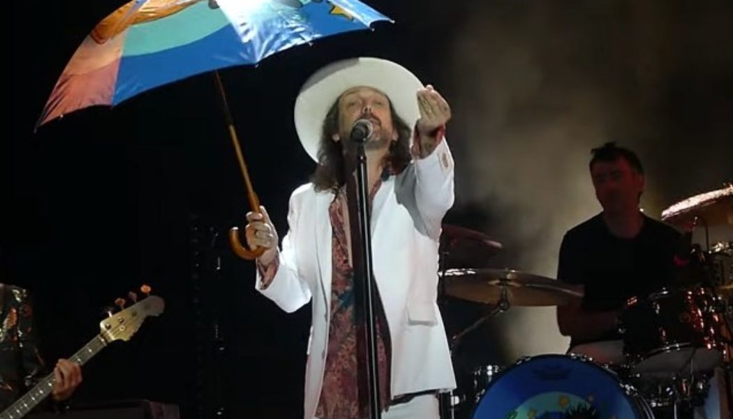 Watch THE BLACK CROWES Perform In Burgettstown, Pennsylvania