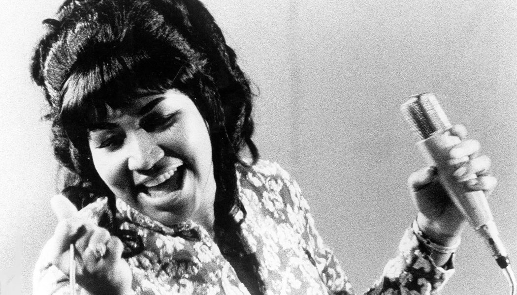 Aretha Franklin’s Handprints to Be Unveiled Outside Detroit Museum