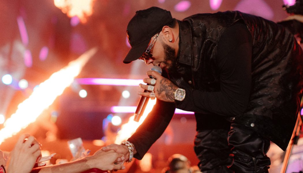 Baja Beach Fest Day 2: Farruko, Anuel & More Perform Euphoric Sets Amid Stricter Safety Measures