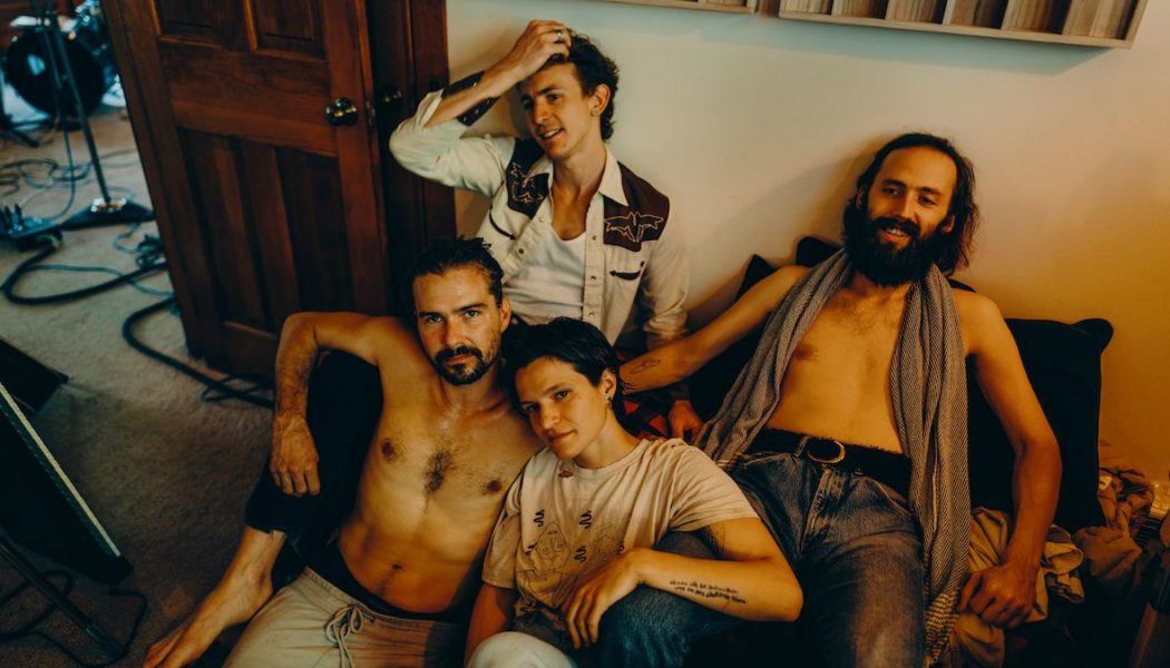 Big Thief Share Two New Singles “Little Things” and “Sparrow”: Stream