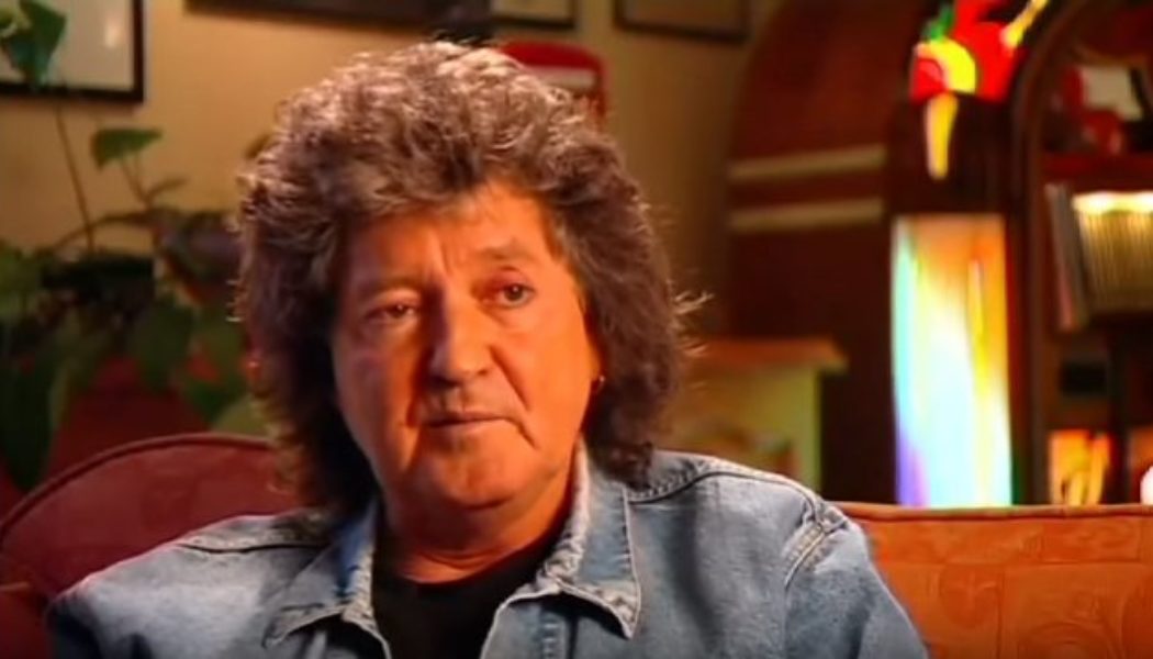 Ex-OZZY OSBOURNE Bassist BOB DAISLEY On ‘Bark At The Moon’ Era: ‘To Be Honest With You, I Didn’t Really Want To Go Back’