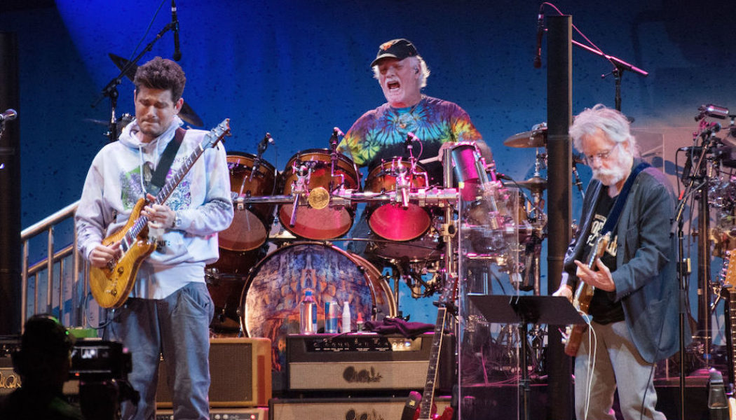 Fan Dies at Dead & Company Concert After Falling Off Balcony