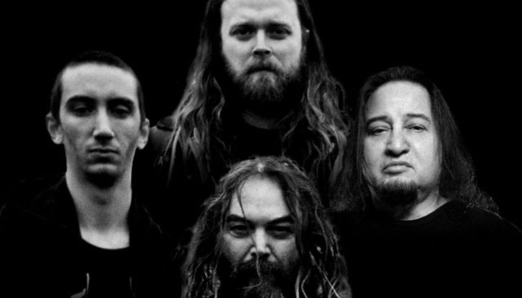 FEAR FACTORY’s DINO CAZARES To Play Guitar For SOULFLY On U.S. Tour