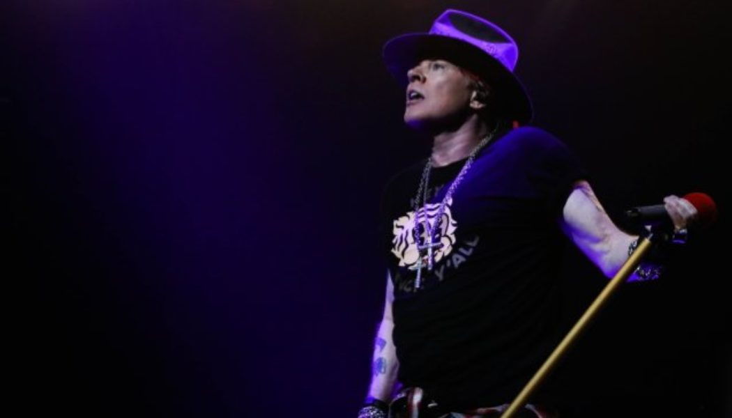 GUNS N’ ROSES Performs ‘New’ Song ‘Absurd’ At Boston’s Fenway Park (Video)