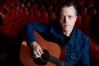 Jason Isbell Slams Anti-Vaxxers: ‘If You’re Dead, You Don’t Have Any Freedoms’