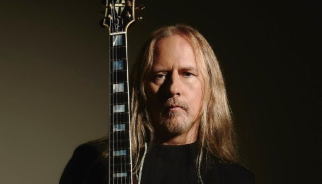 JERRY CANTRELL Teams Up With GIBSON For ‘Wino’ Les Paul Custom Guitar