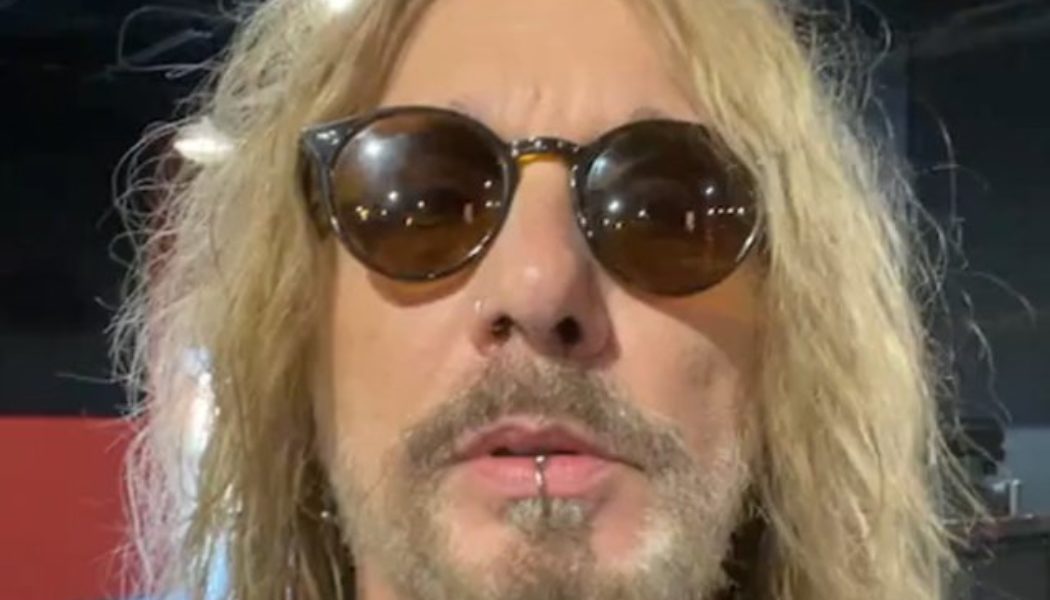 JOHN CORABI Is ‘Not A Fan’ Of MÖTLEY CRÜE’s ‘Generation Swine’ Album: They ‘Were Trying To Reinvent Themselves To Be Current’