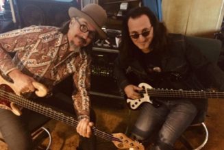 Les Claypool Is “Learning from the Master” Geddy Lee for Primus’ RUSH Tribute Tour