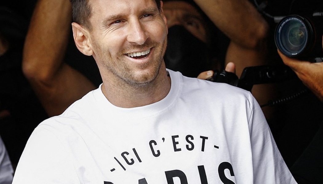 Lionel Messi Officially Signs With Paris Saint-Germain