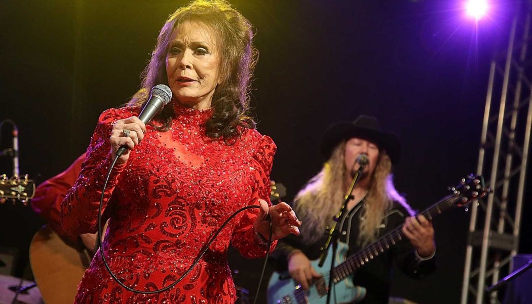 Loretta Lynn ‘Heartbroken’ After Ranch Foreman Wayne Spears Dies in Middle Tennessee Flood