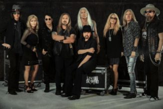 LYNYRD SKYNYRD Cancels Four Shows After RICKEY MEDLOCKE Tests Positive For COVID-19