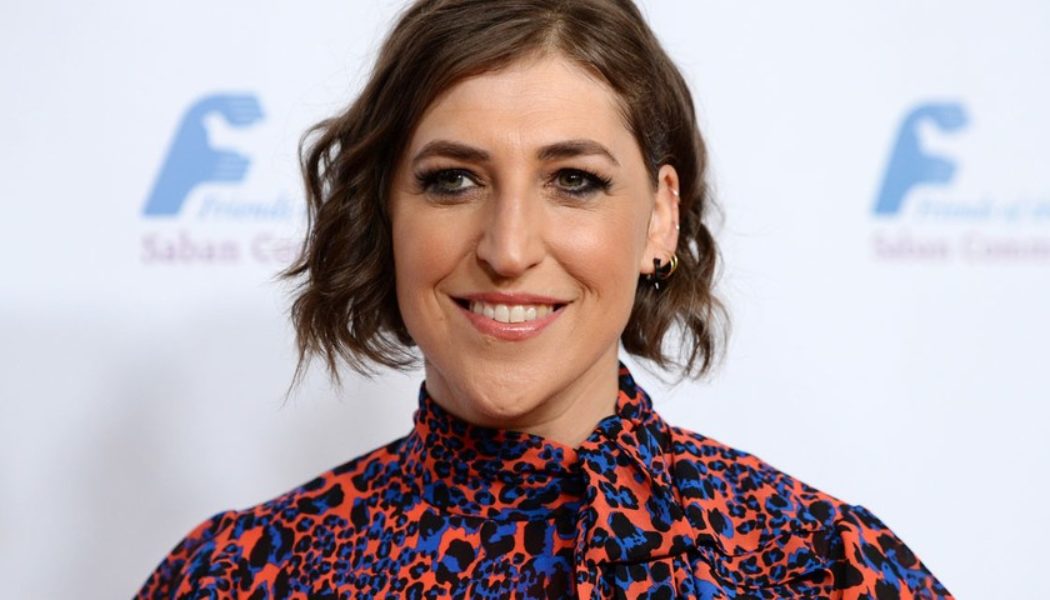 Mayim Bialik Will Guest Host ‘Jeopardy!’ Following Mike Richards’ Departure