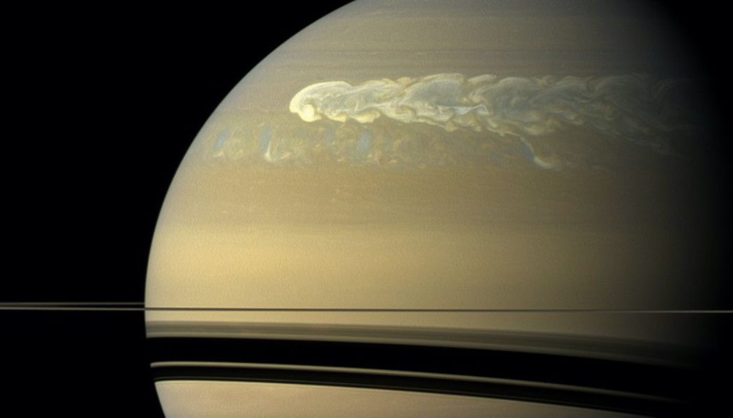 NASA Spacecraft Reveal That Saturn Has a “Fuzzy” Core