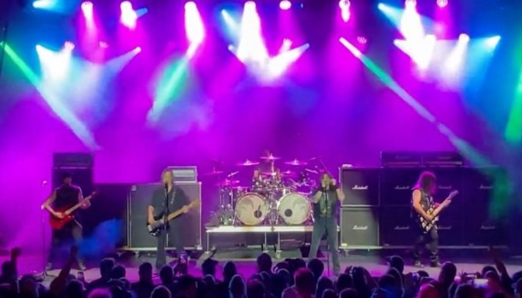 QUEENSRŸCHE’s TODD LA TORRE Wears METAL CHURCH Shirt In MIKE HOWE’s Honor At Iowa Concert (Video)