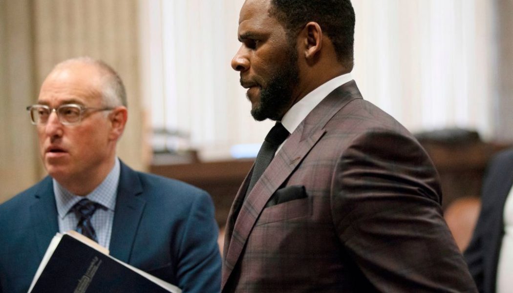 R. Kelly Wants Federal Herpes Charges Bumped