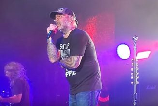 STAIND Kicks Off Tour With KORN In West Palm Beach, Florida (Video)