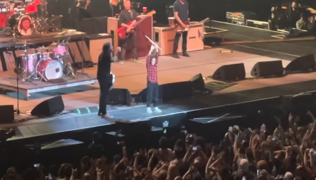 Watch Foo Fighters Bring Out Nandi Bushell to Play ‘Everlong’ in Los Angeles