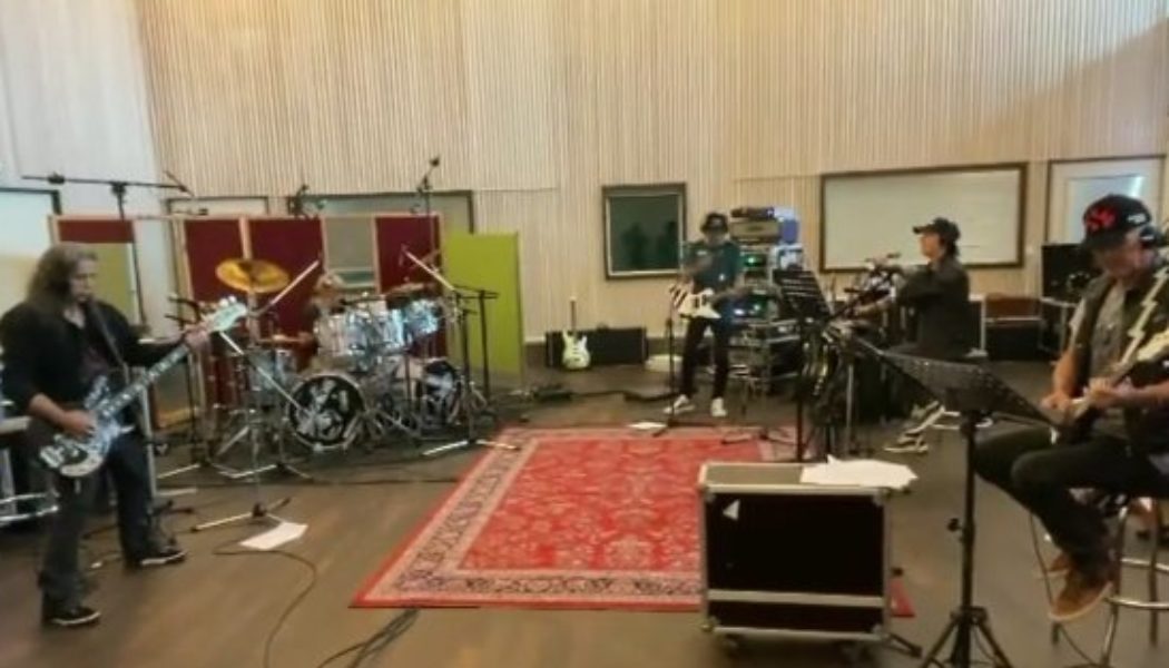 Watch SCORPIONS Rehearse Brand New Song