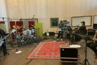 Watch SCORPIONS Rehearse Brand New Song