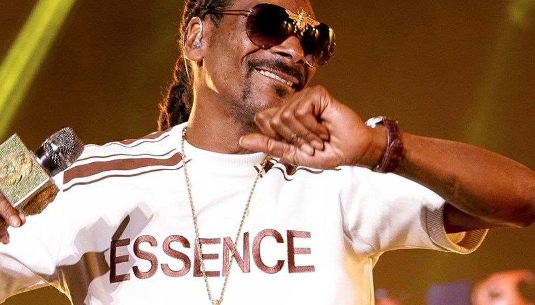 Watch Snoop Dogg’s “Milk Crate Challenge” Play-by-Play Commentary