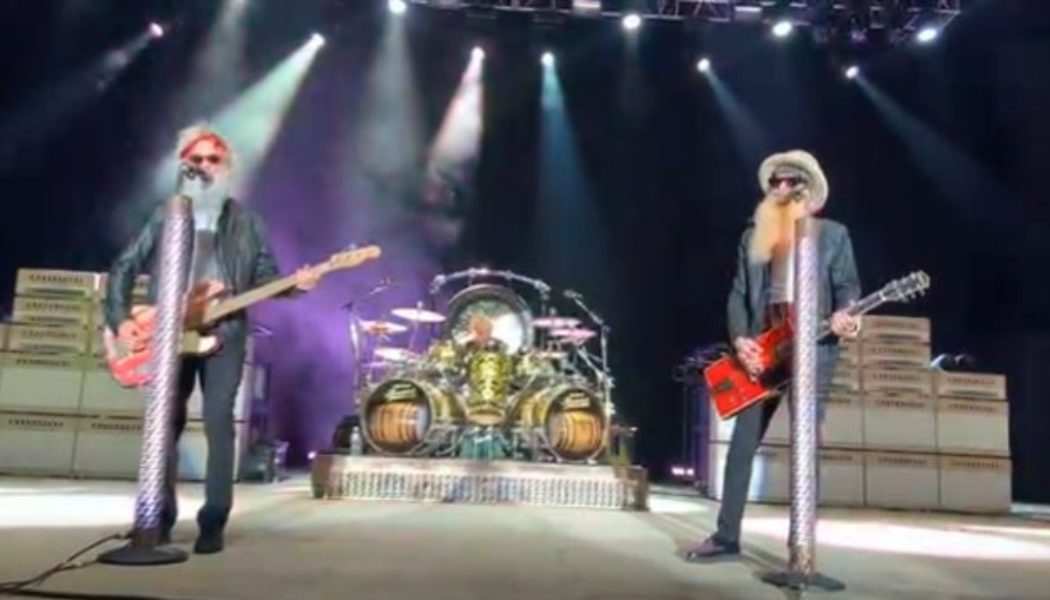 Watch ZZ TOP Play First Show Following DUSTY HILL’s Death