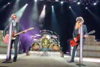 Watch ZZ TOP Play First Show Following DUSTY HILL’s Death