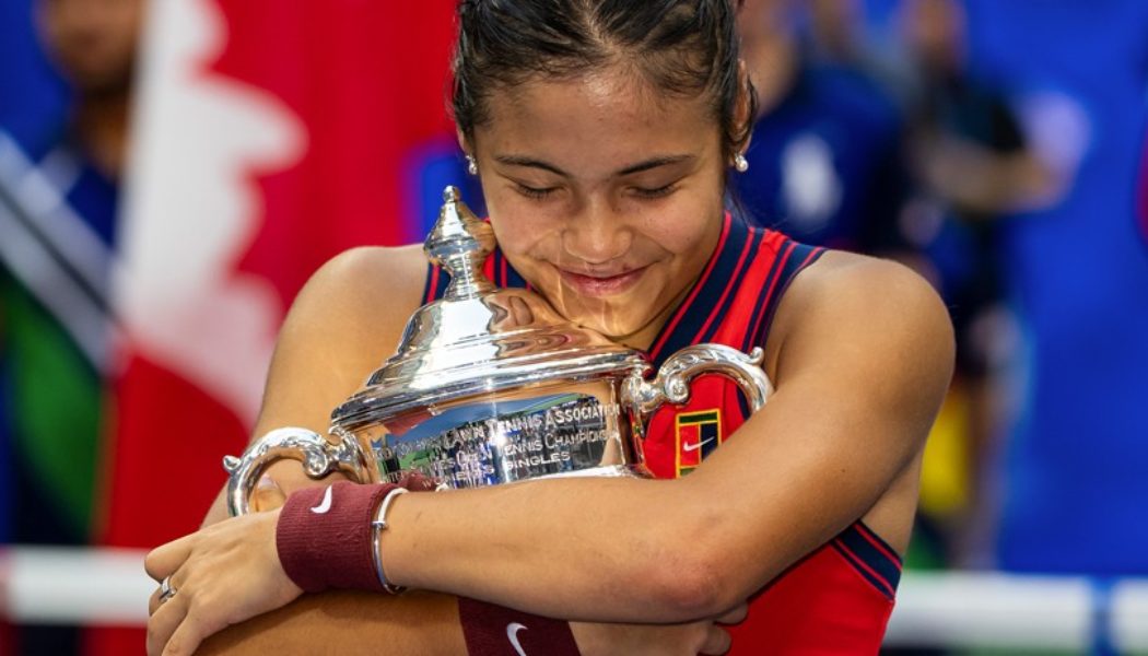 18-Year Old Emma Raducanu Wins the 2021 US Open in Historic Final