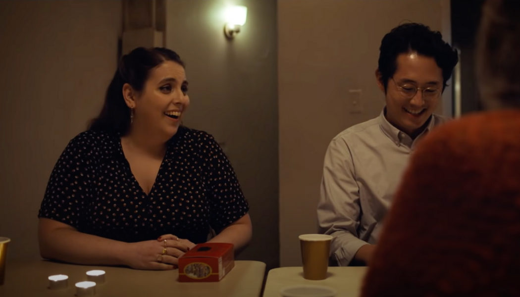 A24 Drops First Trailer for The Humans with Beanie Feldstein & Steven Yeun: Watch