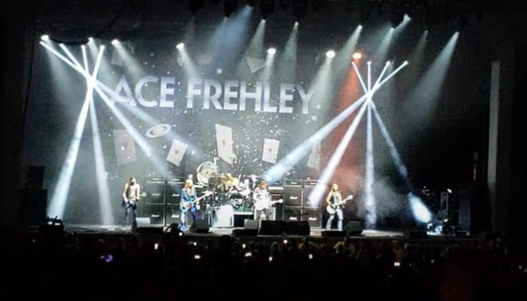 ACE FREHLEY Kicks Off U.S. Tour With ALICE COOPER In Gilford, New Hampshire (Video)