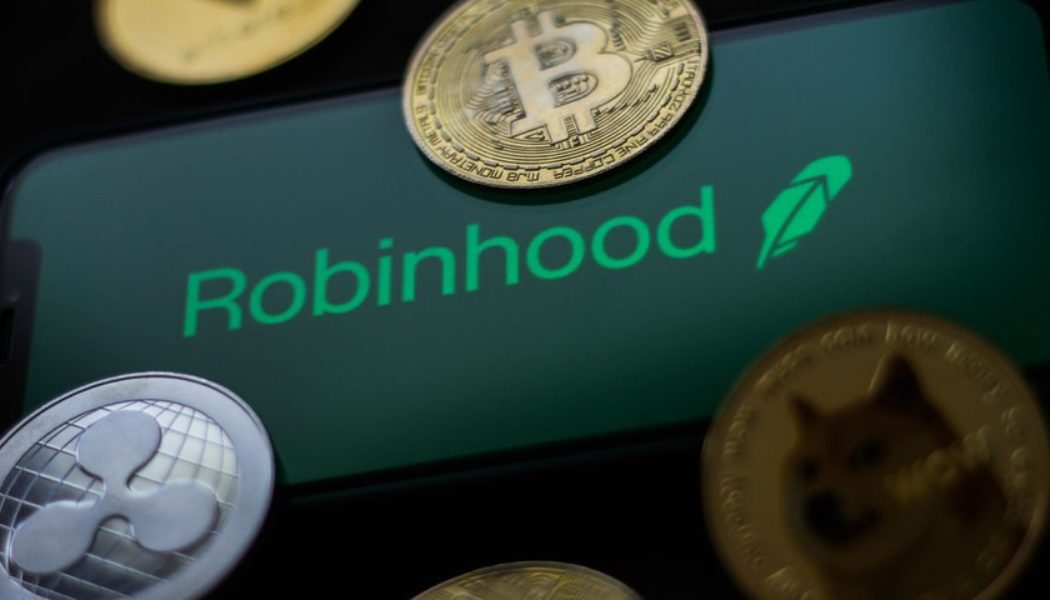 Apple Rolls Out iOS 15 and Robinhood Is Testing Crypto Wallets in This Week’s Business and Crypto Roundup