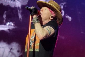 AXL ROSE Says Probable Case Of ‘Food Poisoning’ Affected His Vocal Performance At GUNS N’ ROSES’ Chicago Concert