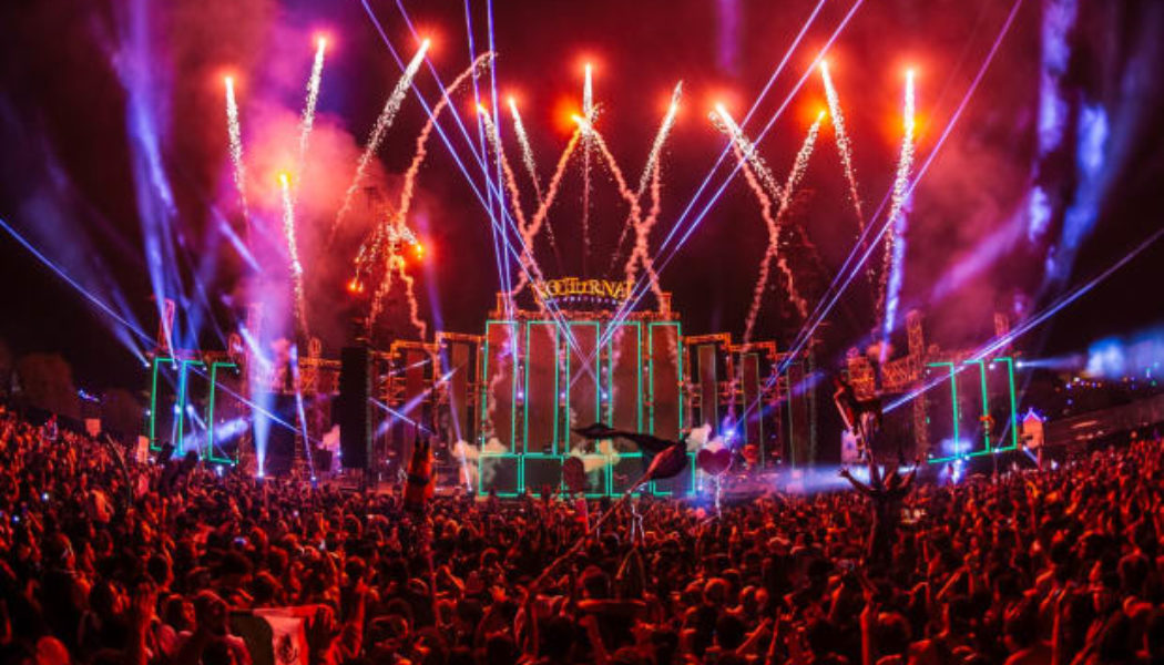 Couple Appears to Have Sex In the Middle of Nocturnal Wonderland Music Festival