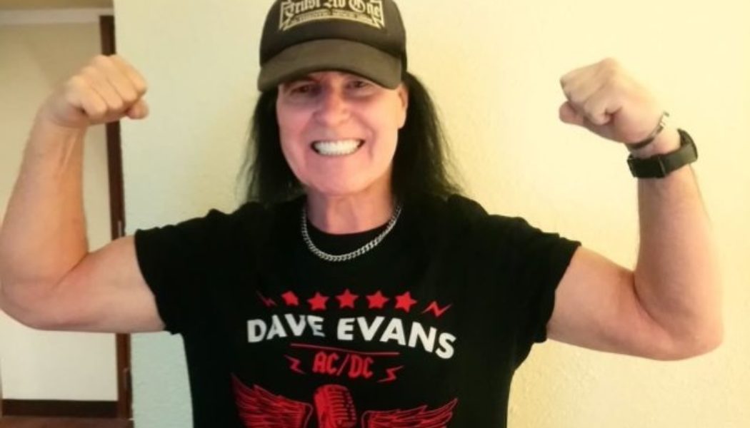 DAVE EVANS Says BON SCOTT Was ‘Washed Up’ When He Joined AC/DC But ‘Did A Great Job’ Fronting Band