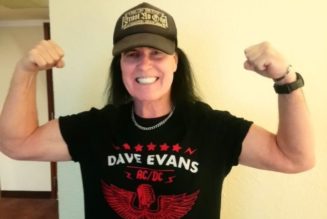 DAVE EVANS Says BON SCOTT Was ‘Washed Up’ When He Joined AC/DC But ‘Did A Great Job’ Fronting Band