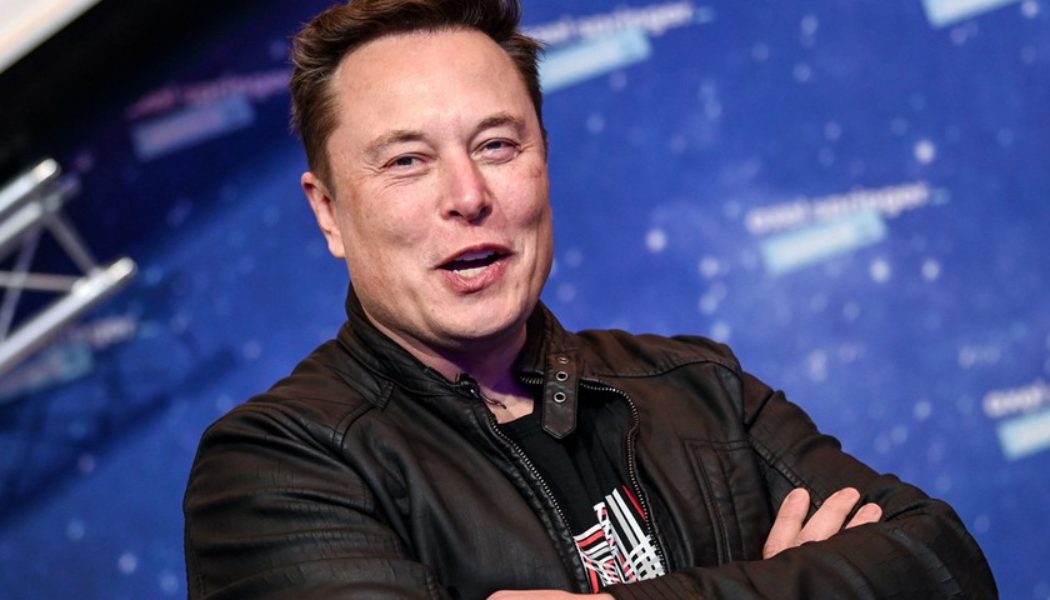 Elon Musk Weighs In on Jeff Bezos Suing NASA: ‘You Can’t Sue Your Way to the Moon’