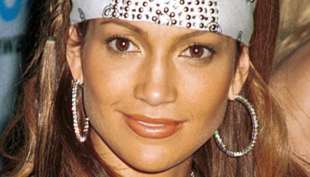 From J.Lo to Jennifer Aniston, These ’90s Hairstyles Need to Come Back