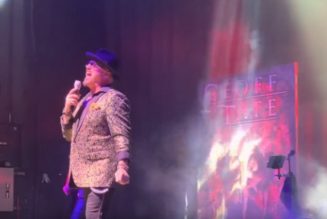 GEOFF TATE Performs QUEENSRŸCHE’s Entire ‘Empire’ And ‘Rage For Order’ Albums In Orlando (Video)