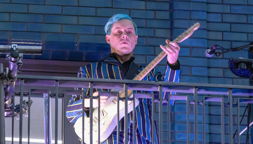 Jack White Plays Surprise Gig on London Balcony: Video + Setlist