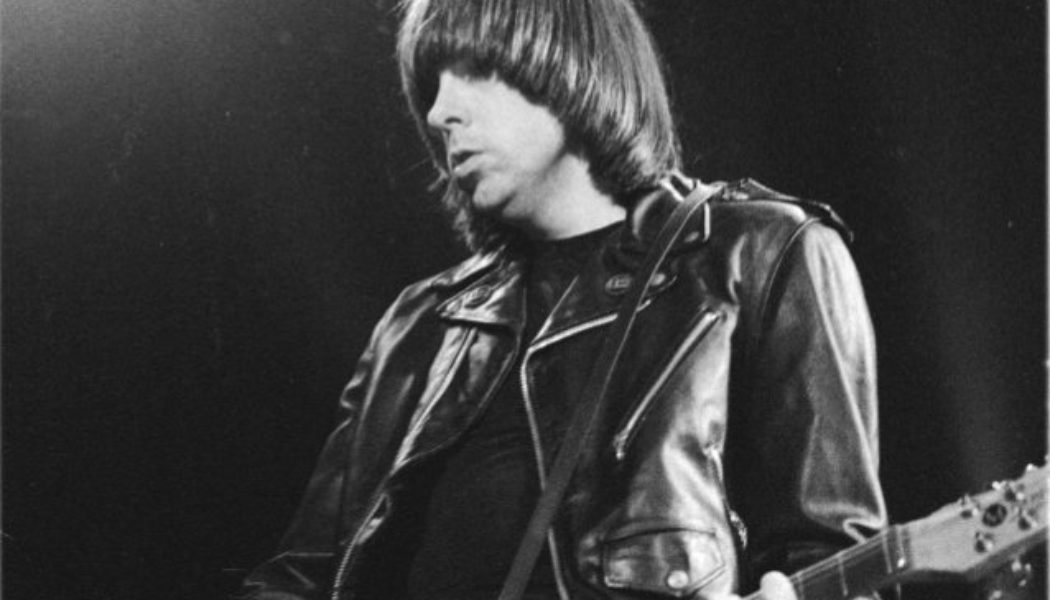 JOHNNY RAMONE’s ‘Number One’ Mosrite Guitar And Amp Up For Auction