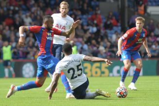 ‘Let the team down’ – Graham Roberts suggests one player ‘needs to learn’ after Spurs defeat today