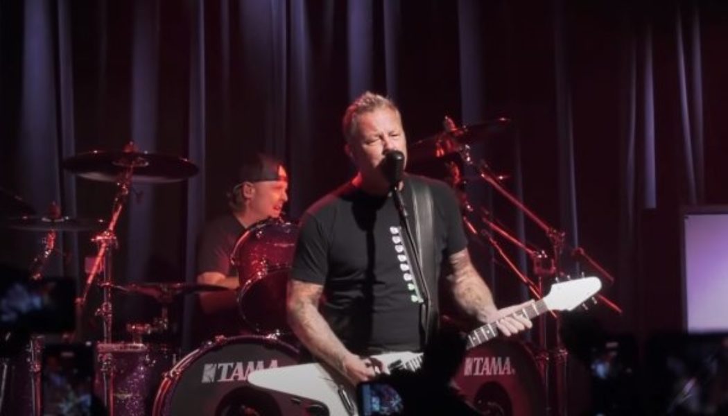 METALLICA Shares Pro-Shot Video Of ‘Whiplash’ Performance From San Francisco Club Concert