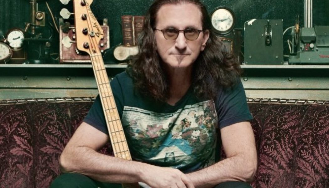 RUSH’s GEDDY LEE Prepping Memoir For Fall 2022 Release