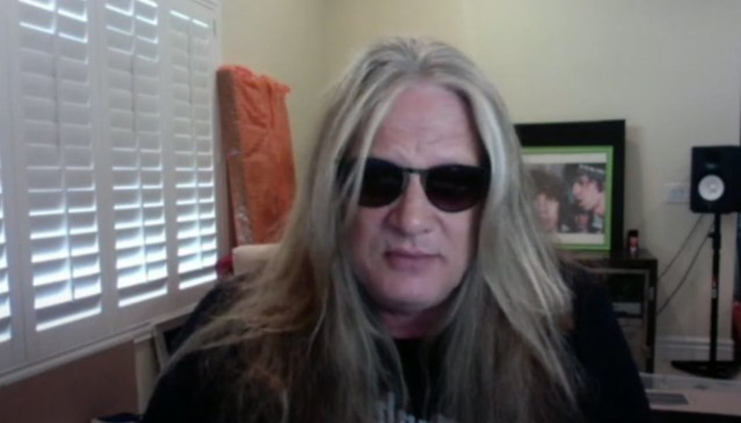 SEBASTIAN BACH Says ‘There Is No Reason’ Why Classic SKID ROW Lineup Shouldn’t Reunite: ‘We’re Not Getting Any Younger’