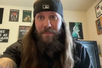 SMILE EMPTY SOUL Frontman Defends His Band’s Refusal To Play Shows Where Proof Of Vaccine Is Required